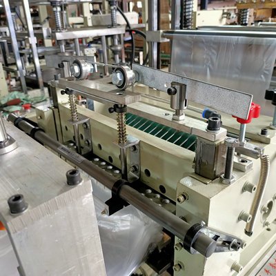 Disposable Glove Making Machine cutting part